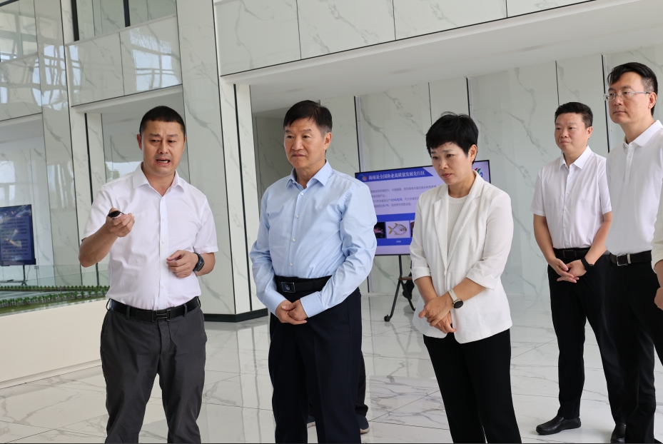 海南省委副書記，省長劉小明到晨海調(diào)研